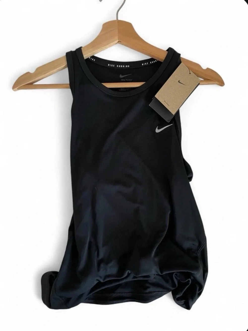 Nike Women’s Black Athletic Tank